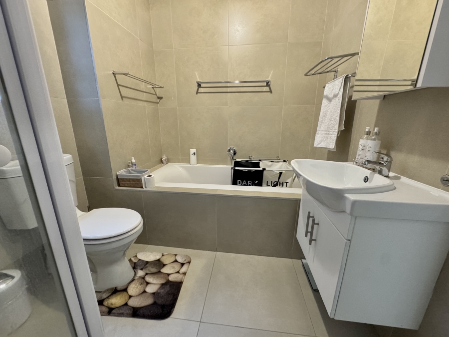 To Let 2 Bedroom Property for Rent in Burgundy Estate Western Cape